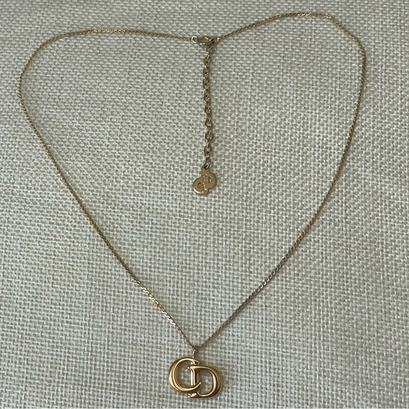 DIOR logo Gold Necklace⭐️CD⭐️(sizable)⭐️W/DIOR DUSTBAG & COA⭐️ - Picture 3 of 7